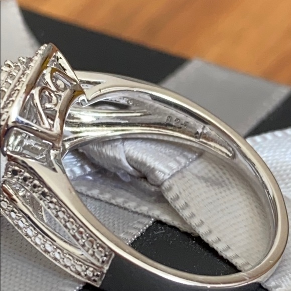 ❤️1/10cttw Diamond Ring SIZE 7 - Picture 3 of 8